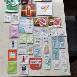 Clarins Skincare Mask Collection - Pink, Gold, White